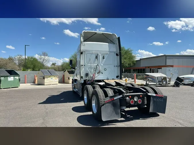 2019 Freightliner Cascadia 126