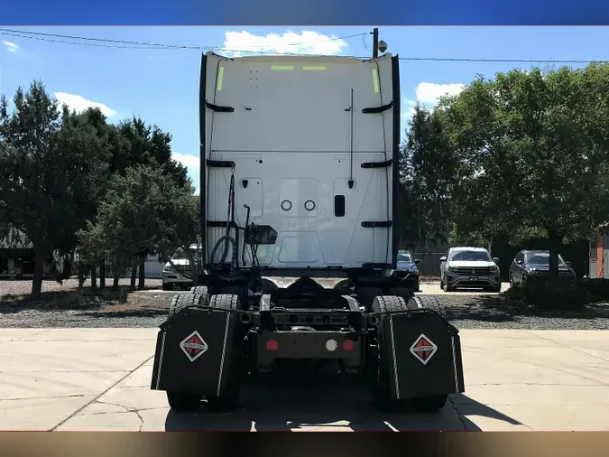 2022 INT LT625 6x4