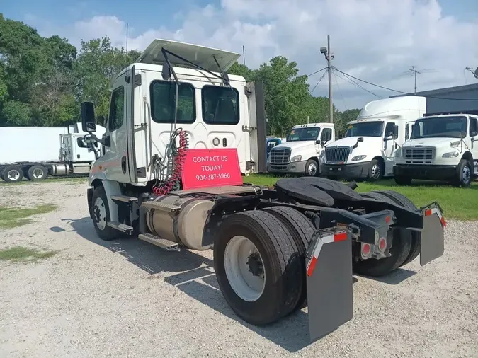 2020 FREIGHTLINER CASCADIA 113