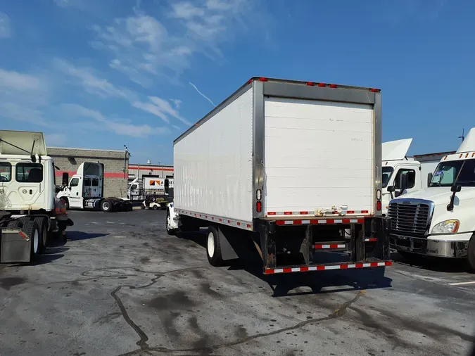 2017 FREIGHTLINER/MERCEDES M2 106