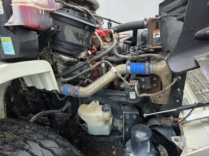2016 FREIGHTLINER M2 106