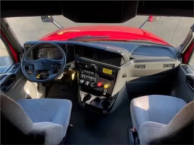 2018 INTERNATIONAL LT