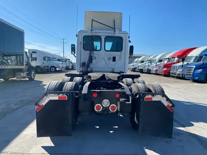 2016 FREIGHTLINER/MERCEDES CASCADIA 125