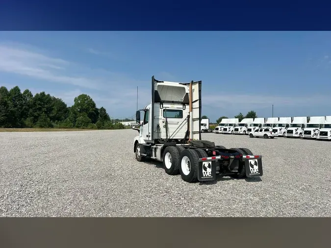 2016 Volvo VNL300