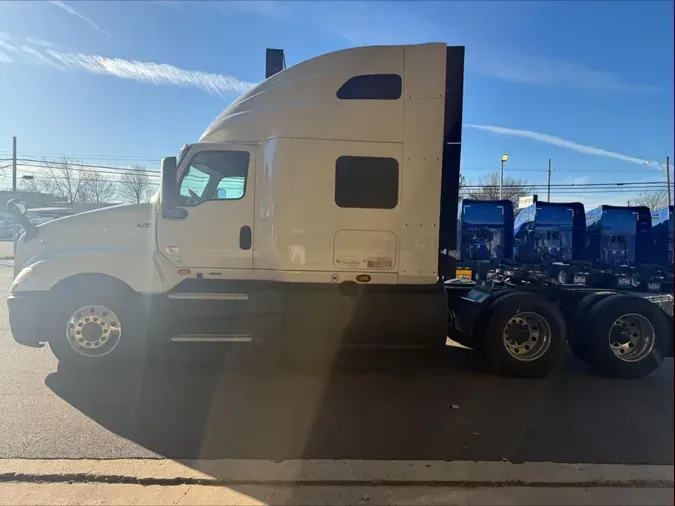 2022 International LT625