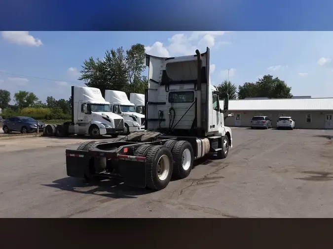 2016 Volvo VNL300