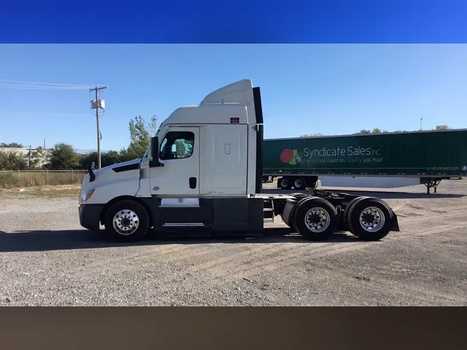 2021 Freightliner Cascadia 126