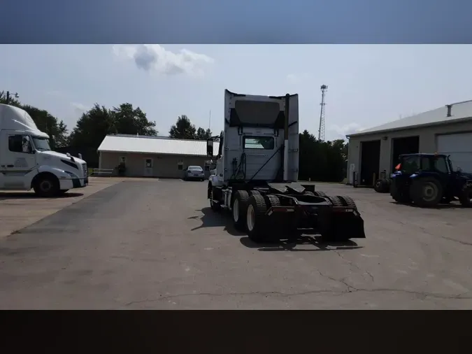 2016 Volvo VNL300