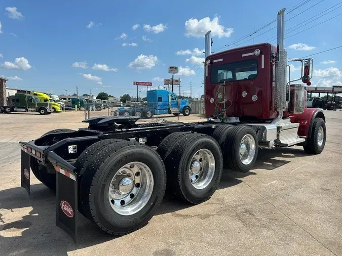 2024 Peterbilt 389