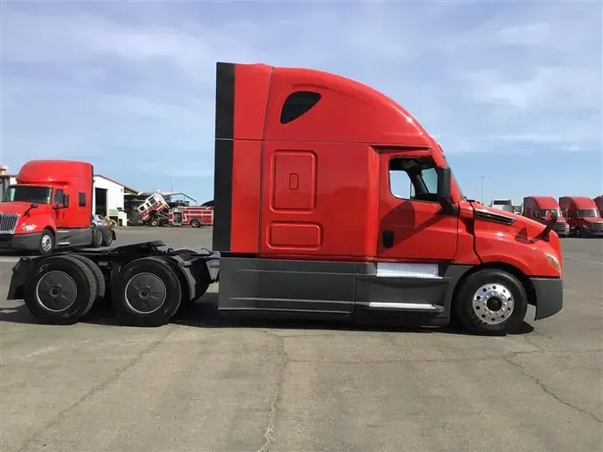 2021 FREIGHTLINER CA126