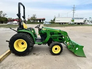 2018 John Deere 3038E