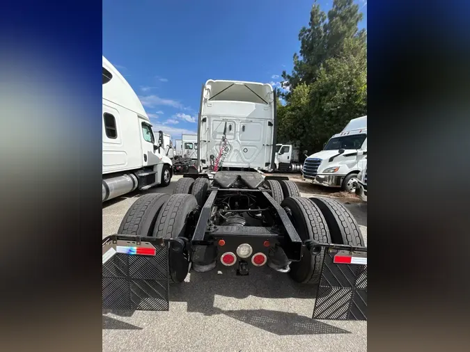 2020 FREIGHTLINER/MERCEDES NEW CASCADIA 116