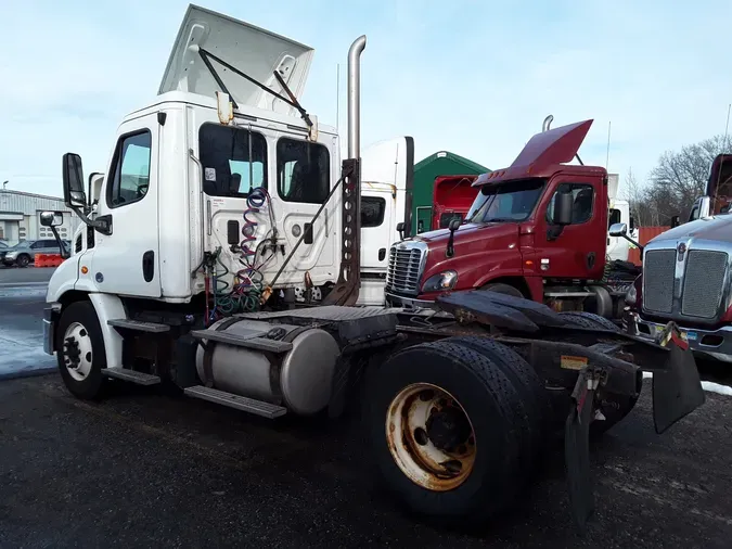 2015 FREIGHTLINER/MERCEDES CASCADIA 113