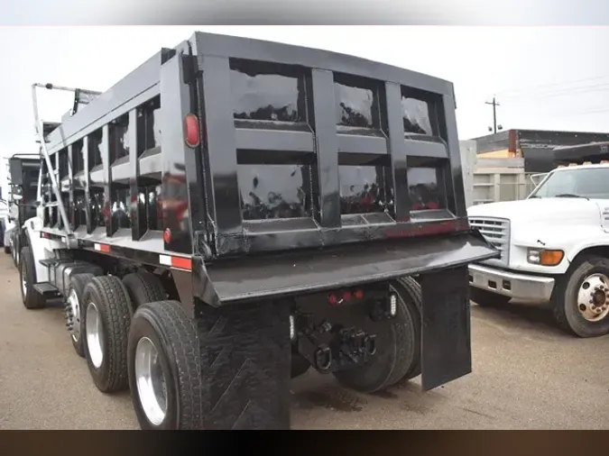 2005 FREIGHTLINER BUSINESS CLASS M2 106