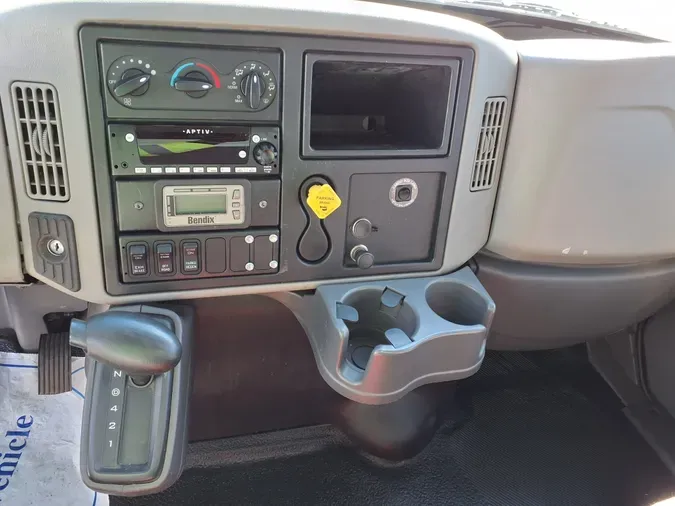 2019 NAVISTAR INTERNATIONAL 4300 LP