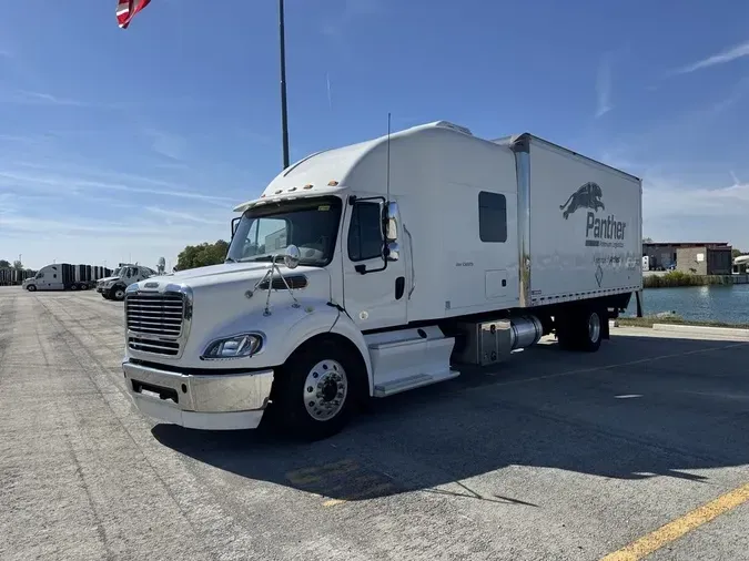 2019 Freightliner M2 106