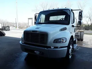2020 FREIGHTLINER/MERCEDES M2 106