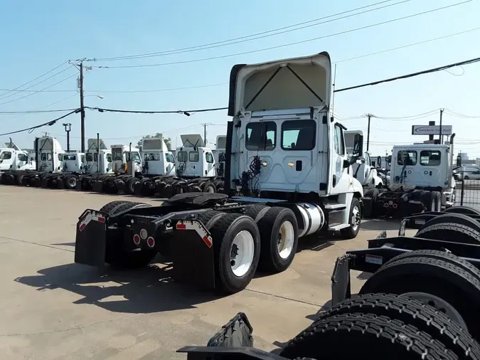 2017 FREIGHTLINER CASCADIA 125