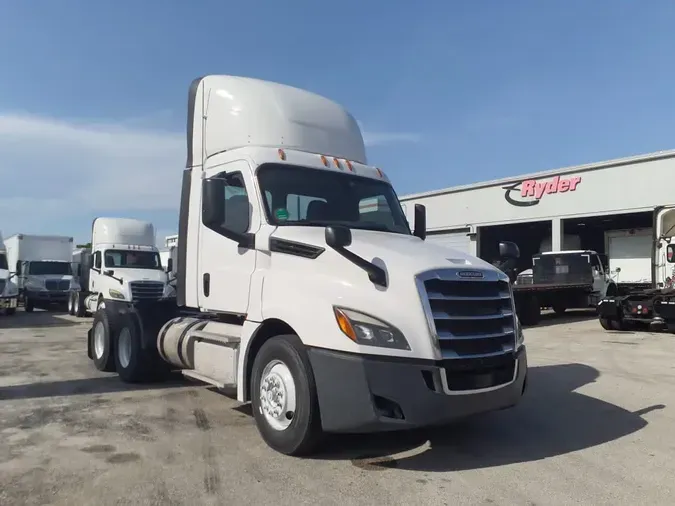 2019 FREIGHTLINER NEW CASCADIA PX12664