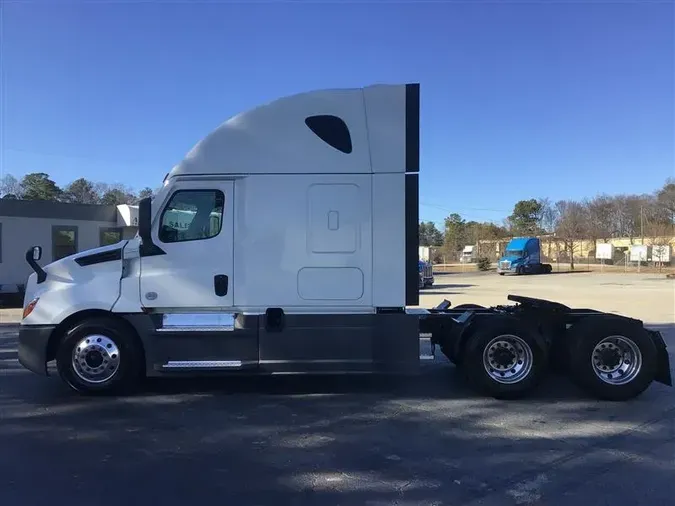 2021 FREIGHTLINER CA126