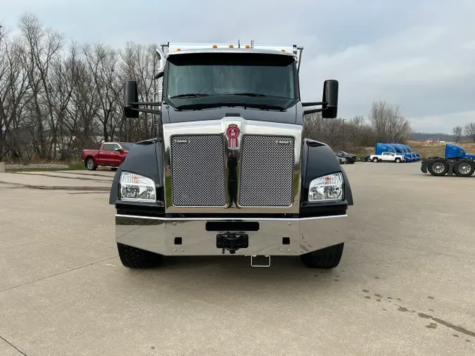 2026 Kenworth T880