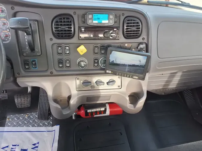 2019 FREIGHTLINER/MERCEDES M2 106