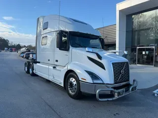 2020 Volvo VNL64T860