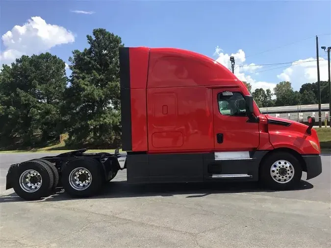 2021 FREIGHTLINER CASCADEVO1