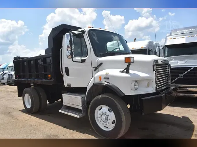 2005 FREIGHTLINER BUSINESS CLASS M2 106f36639dfd808ff40ce74ed1836de4f56