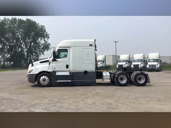 2022 Freightliner Cascadia 126f366af951474f1a8999bc364e033dd17
