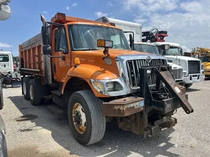 2004 INTERNATIONAL WORKSTAR 7400