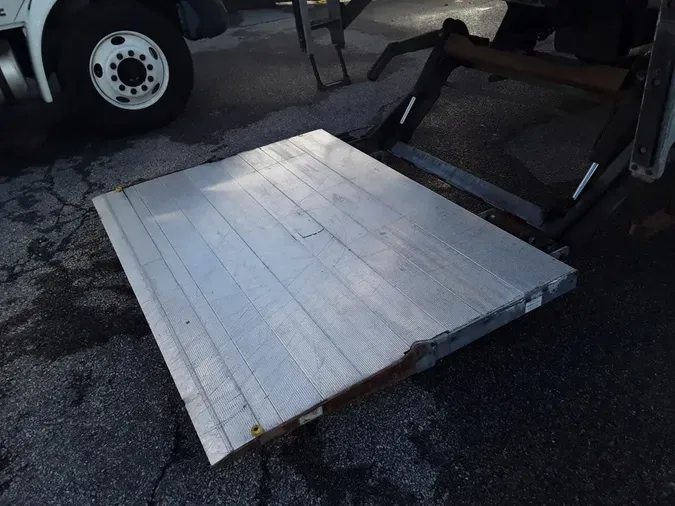 2019 FREIGHTLINER/MERCEDES M2 106f36bc1e3a8370879b9221d806be7f340