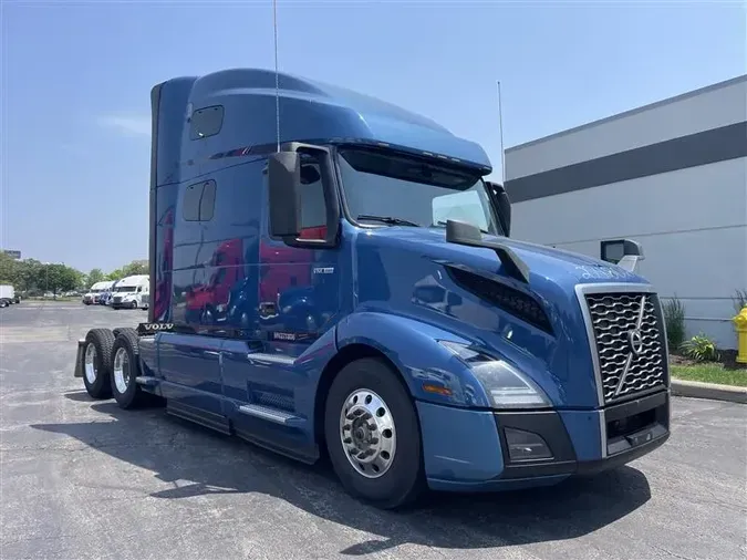 2021 VOLVO VNL760
