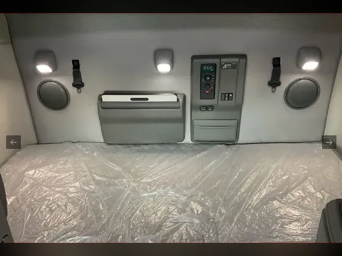 2025 VOLVO VNL64T740f36d21756e1be18e23d307689cdf0eb0