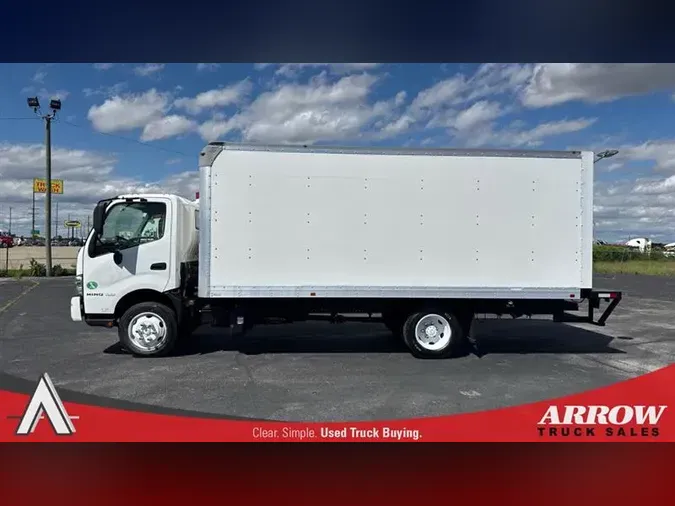 2019 HINO 195