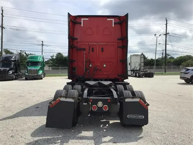 2021 FREIGHTLINER CA126