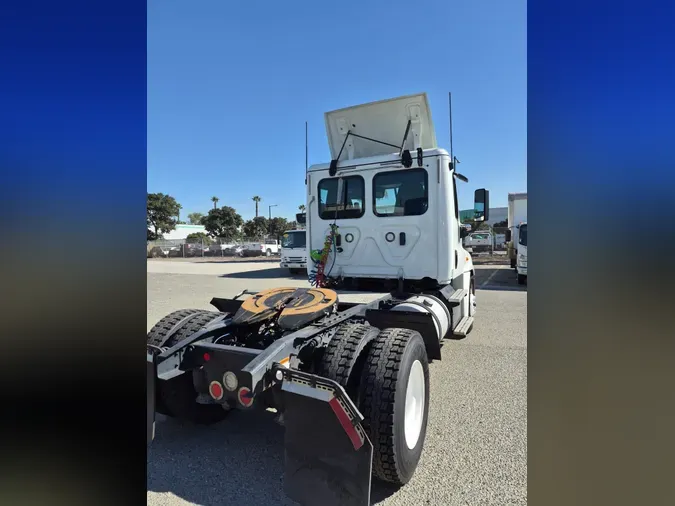 2018 FREIGHTLINER/MERCEDES CASCADIA 125