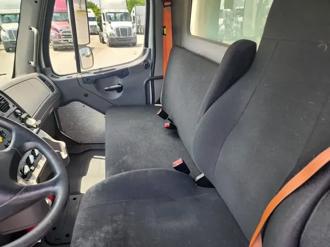 2019 FREIGHTLINER/MERCEDES M2 106