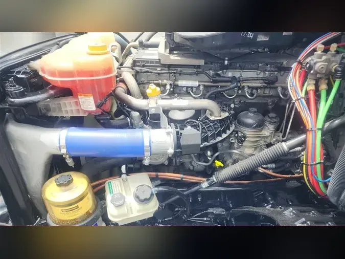 2019 FREIGHTLINER CA126