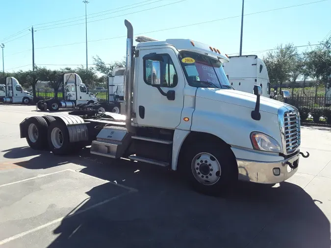 2016 FREIGHTLINER/MERCEDES CASCADIA 125