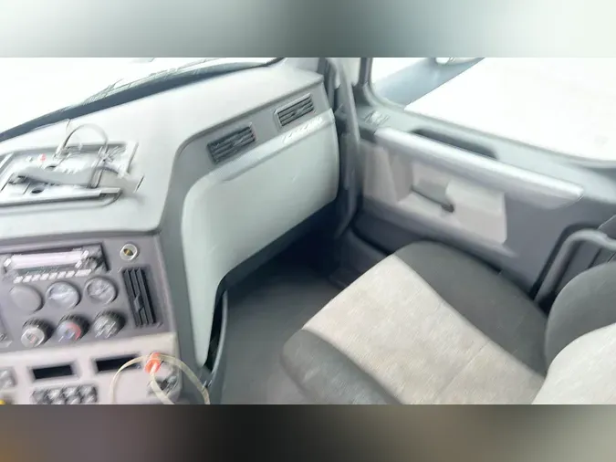2020 Freightliner Cascadia 126