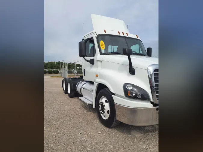 2019 FREIGHTLINER CASCADIA 125