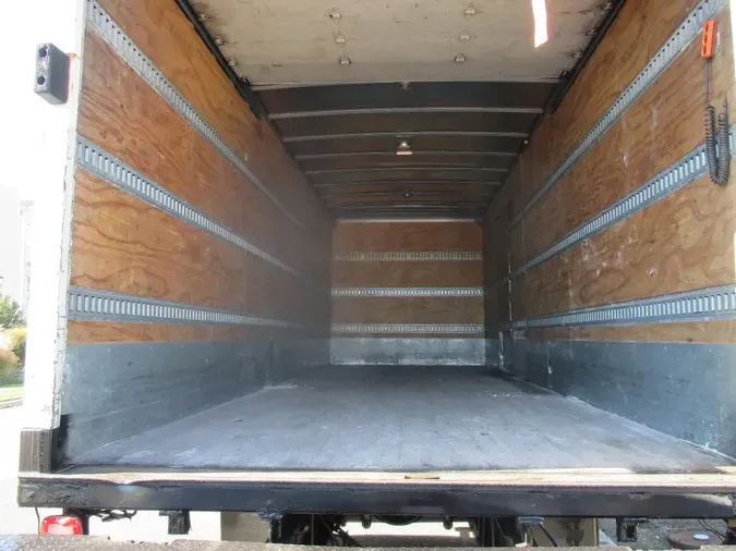2018 HINO 338