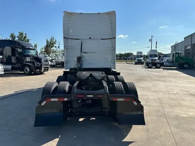 2019 VOLVO VNL64T760