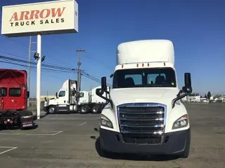 2020 FREIGHTLINER CA126