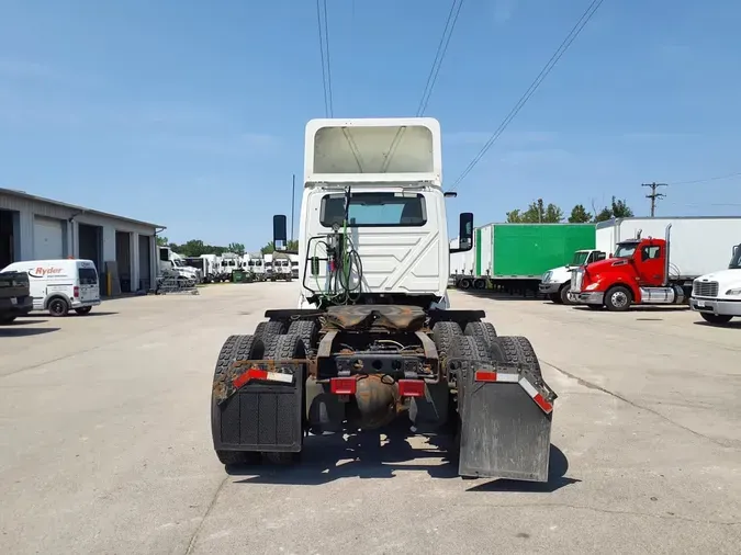 2019 NAVISTAR INTERNATIONAL LT625 DAYCAB T/A