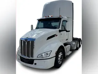 2022 Peterbilt 579