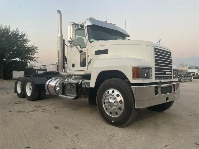 2019 MACK PI64T