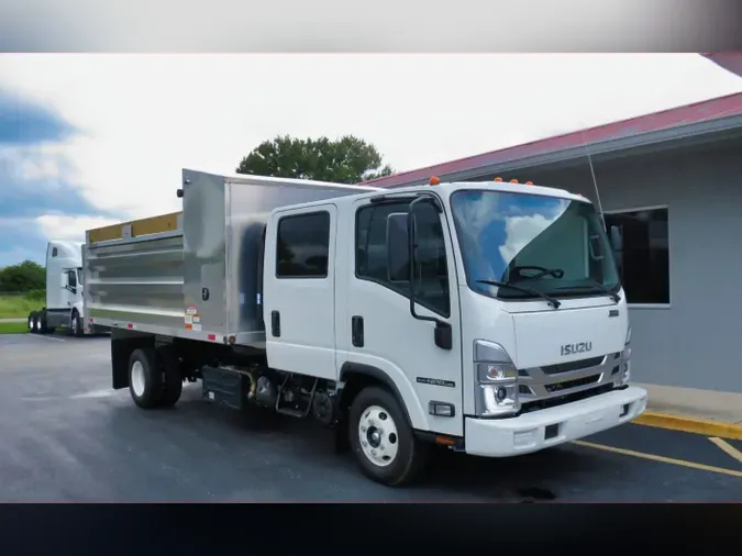 2024 Isuzu NPR-HD