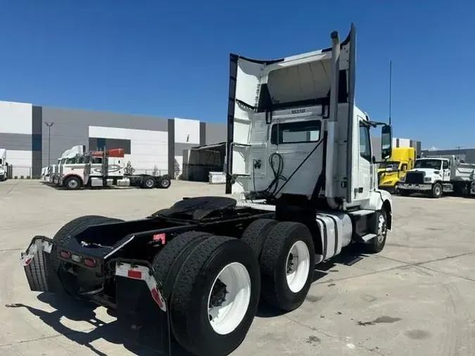 2017 Volvo VNL300f38cbd1702f9924947e96929706dde2f